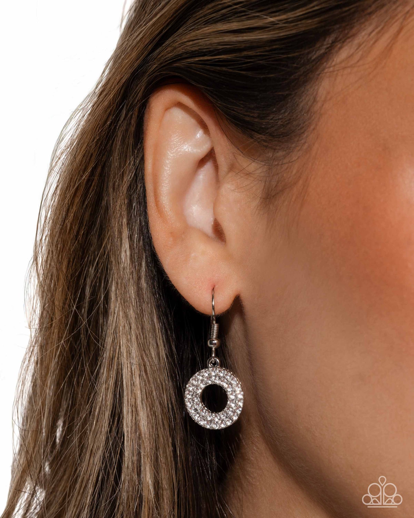 Paparazzi Accessories - Elegant Embrace - White Necklace